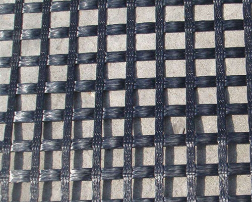 耐侵蝕經(jīng)編滌綸土工格柵